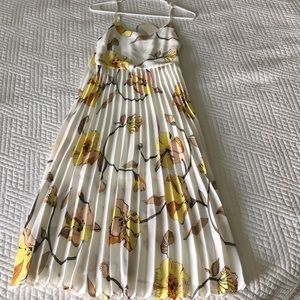 Accordion midi dress, never worn with tags